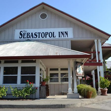 Sebastopol Inn Bagian luar foto