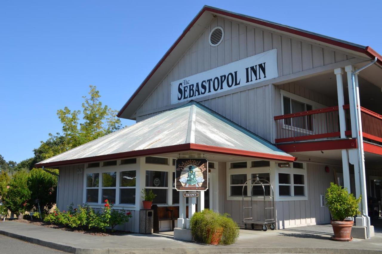 Sebastopol Inn Bagian luar foto