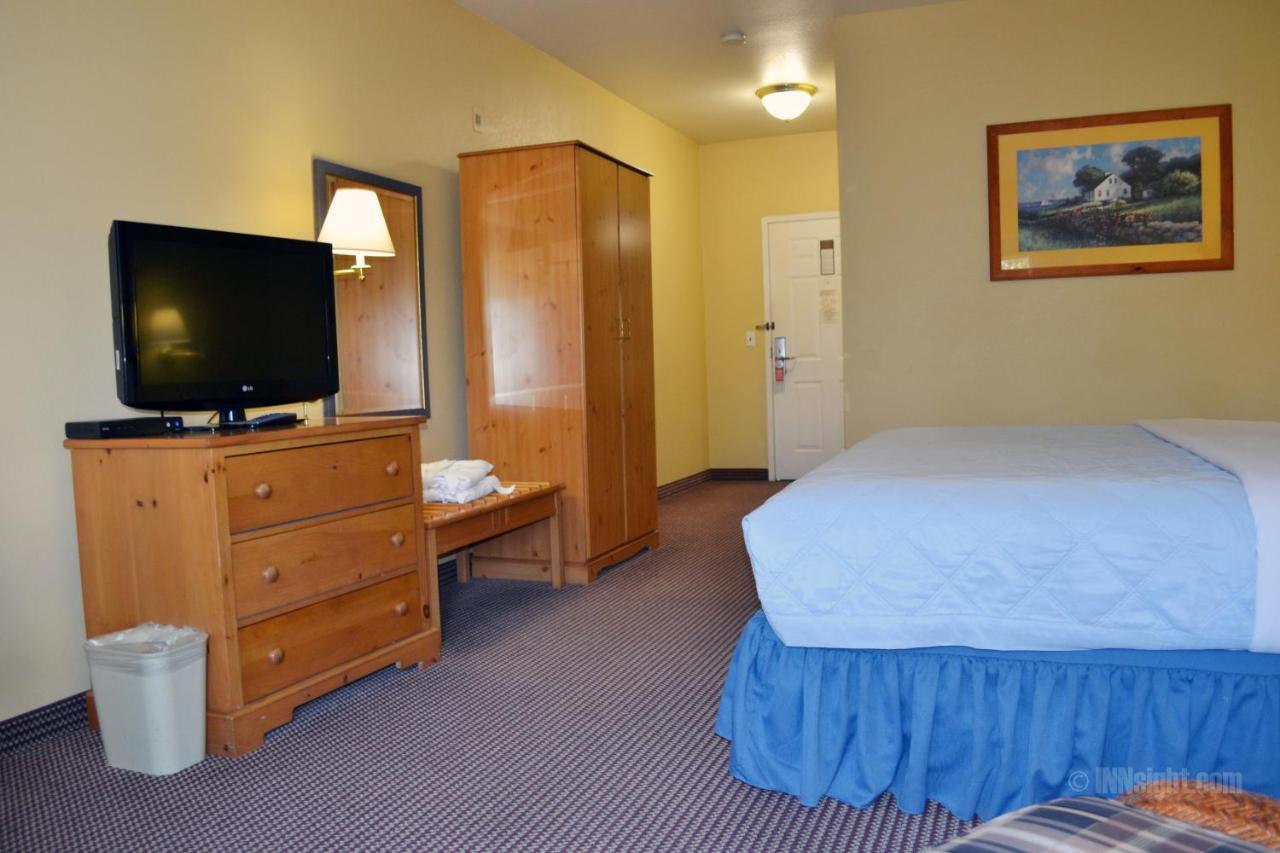 Sebastopol Inn Bagian luar foto