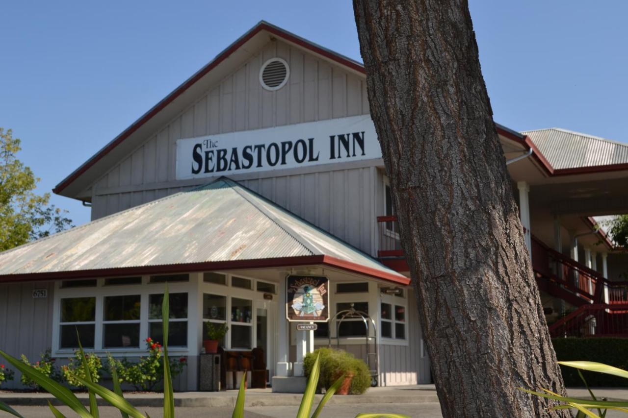 Sebastopol Inn Bagian luar foto