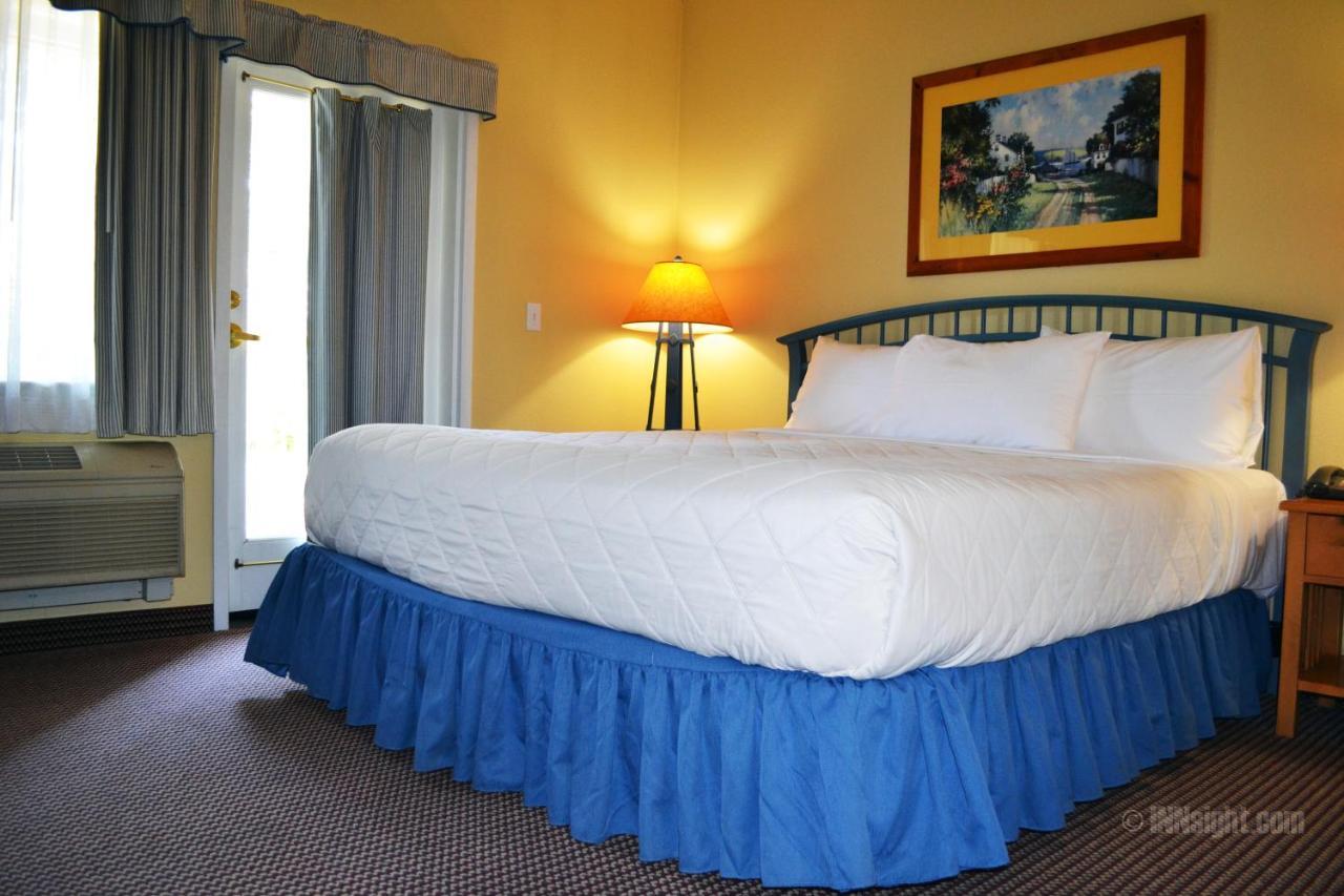 Sebastopol Inn Bagian luar foto